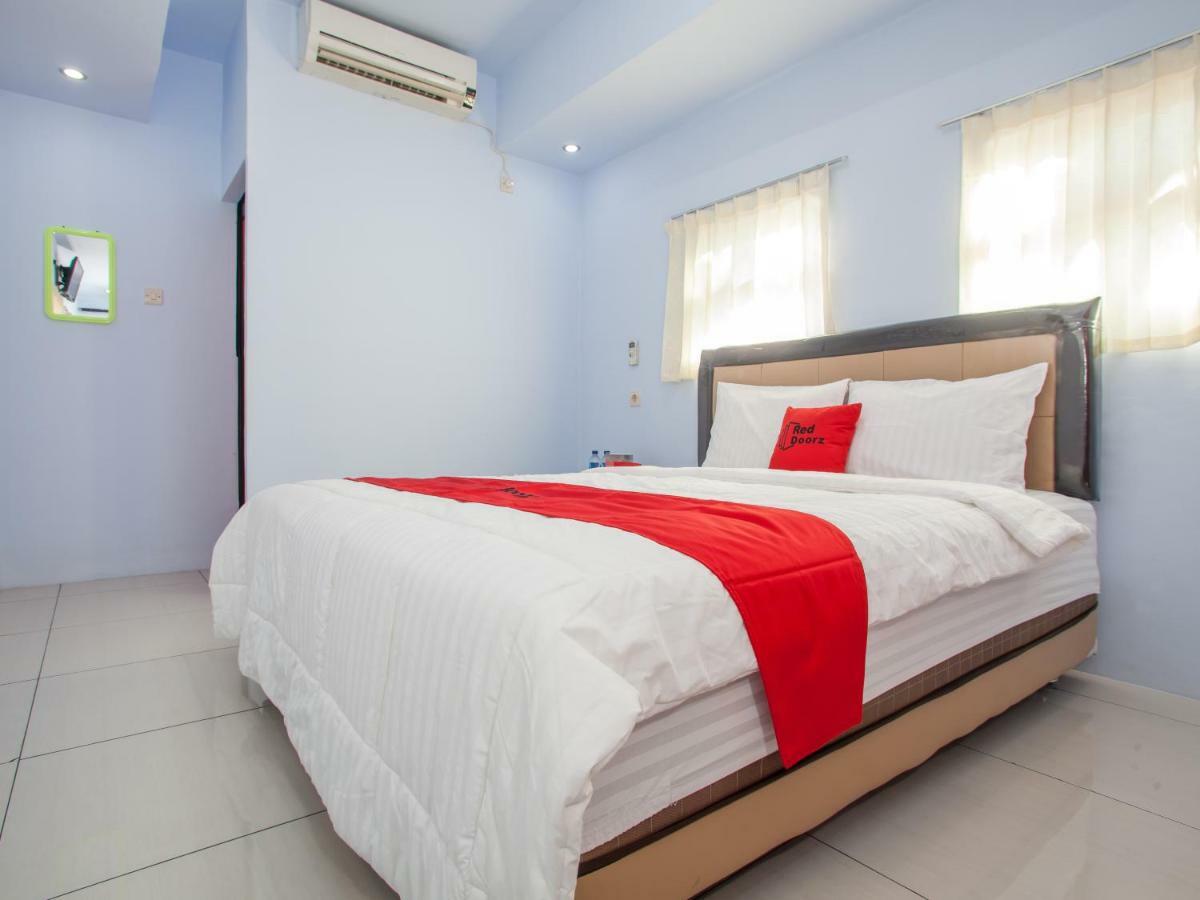 Reddoorz Near Banyuwangi Kota Train Station Hotel Buitenkant foto